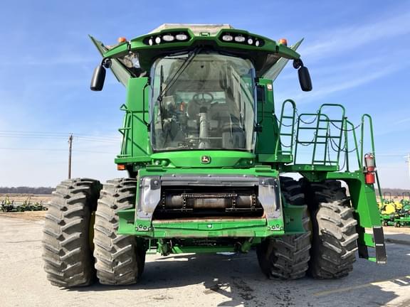 Image of John Deere S780 equipment image 1