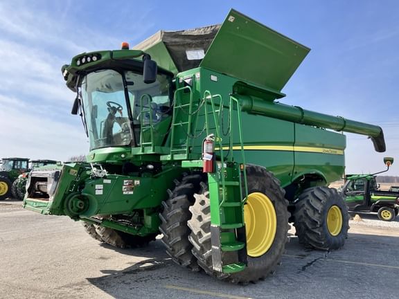 2019 John Deere S780 Equipment Image0