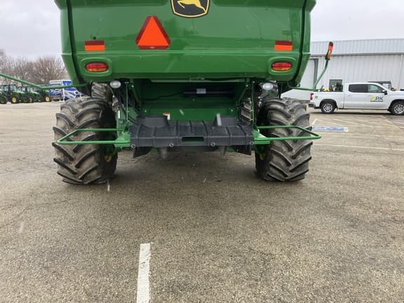 Image of John Deere S780 equipment image 3
