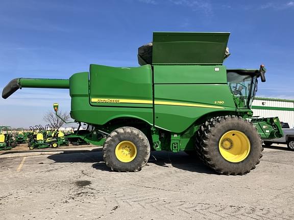 Image of John Deere S780 equipment image 3