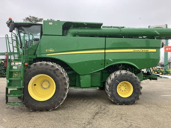 Image of John Deere S780 equipment image 1