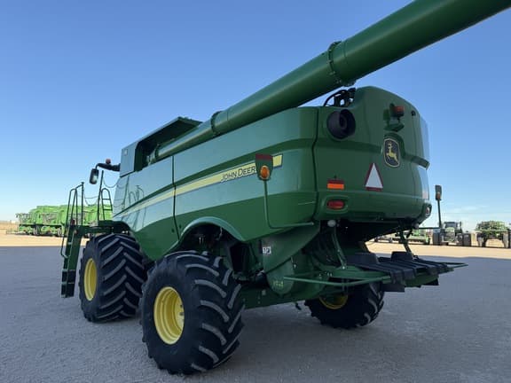 Image of John Deere S780 equipment image 2