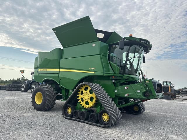 Image of John Deere S780 equipment image 3