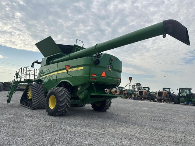 Image of John Deere S780 equipment image 4