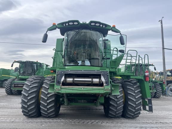 Image of John Deere S780 equipment image 2