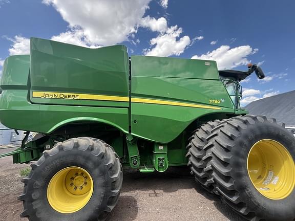 Image of John Deere S780 equipment image 2