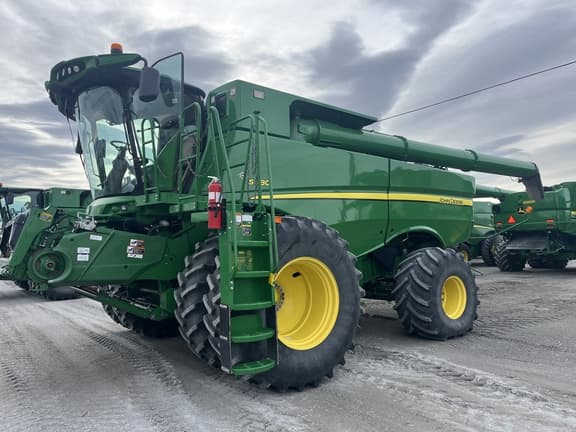 Image of John Deere S780 equipment image 4