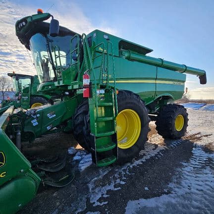 Image of John Deere S780 equipment image 3