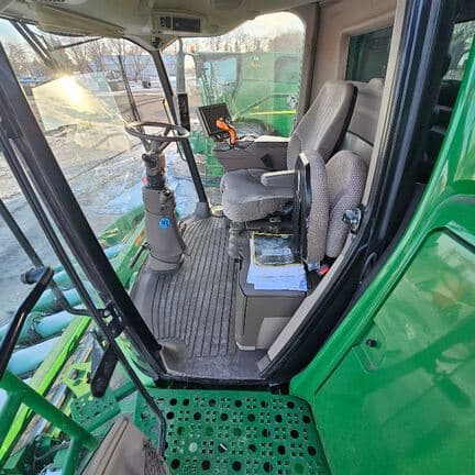 Image of John Deere S780 equipment image 4