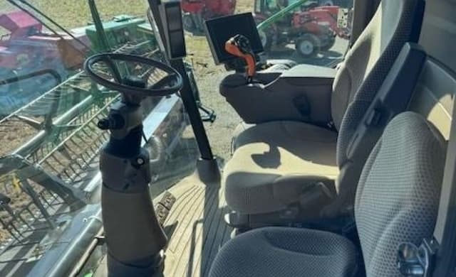 Image of John Deere S780 equipment image 4