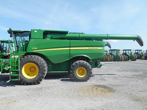 Image of John Deere S780 equipment image 1