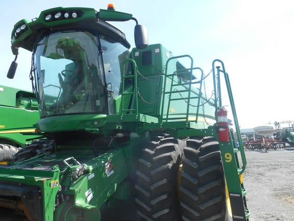 2019 John Deere S780 Equipment Image0