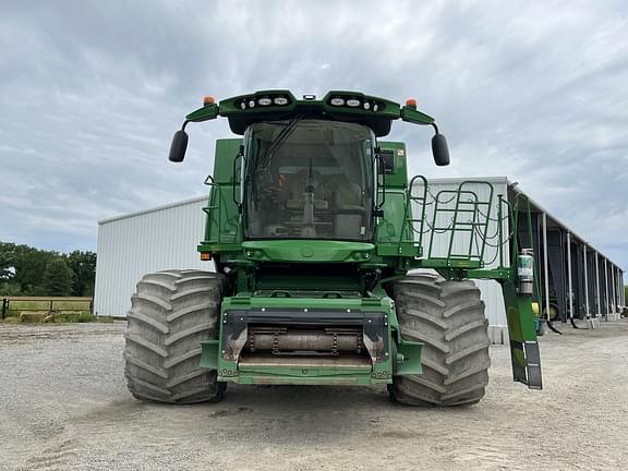 Image of John Deere S780 equipment image 1