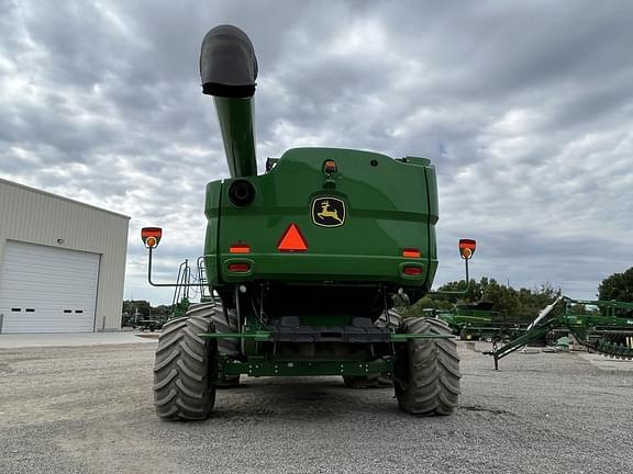 Image of John Deere S780 equipment image 4