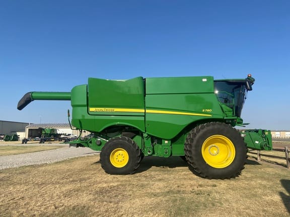 Main image John Deere S780