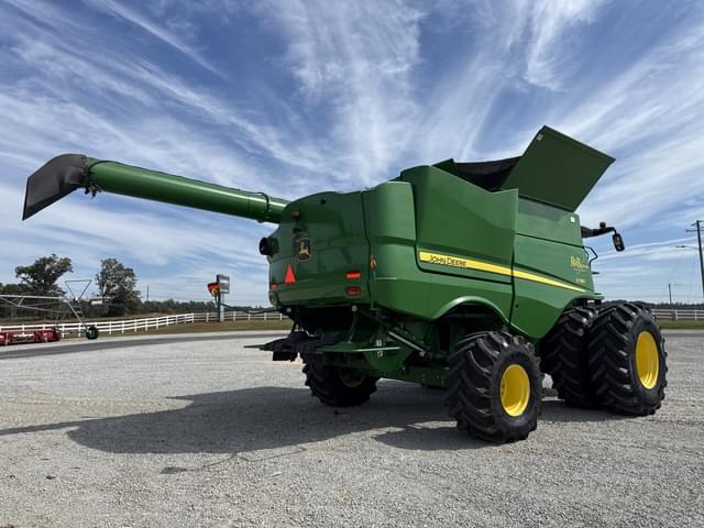 Image of John Deere S780 equipment image 2