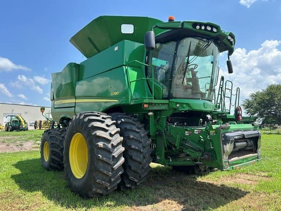 Image of John Deere S780 equipment image 2