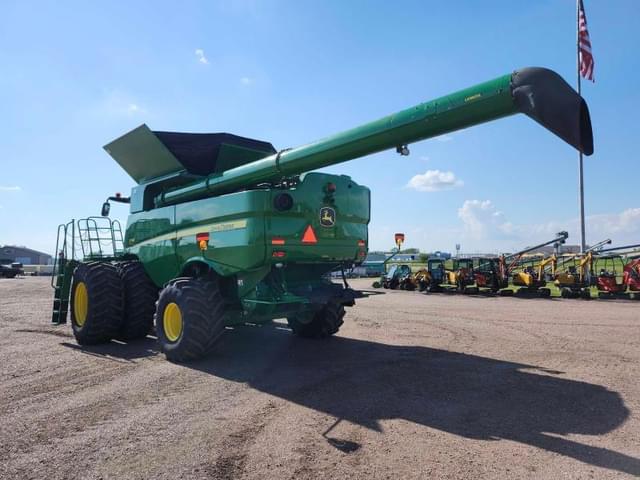 Image of John Deere S780 equipment image 3