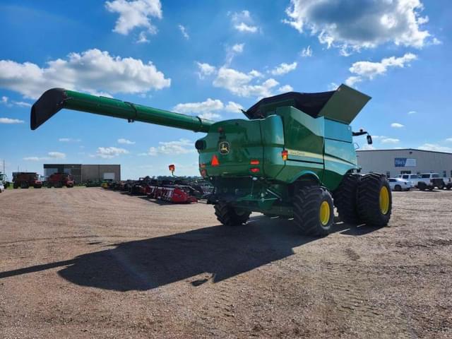 Image of John Deere S780 equipment image 2