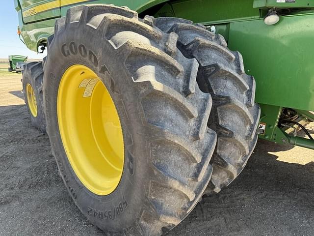 Image of John Deere S780 equipment image 2