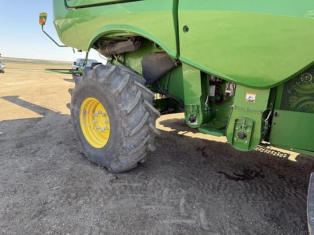 Image of John Deere S780 equipment image 4