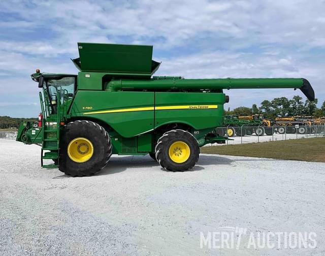 Image of John Deere S780 equipment image 1