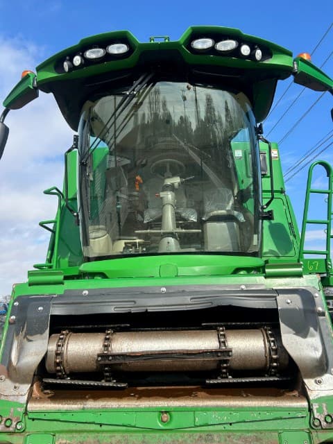 Image of John Deere S780 equipment image 1