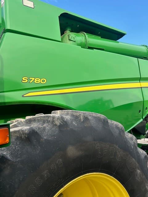 Image of John Deere S780 equipment image 2