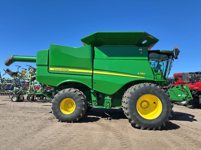 Image of John Deere S780 equipment image 4