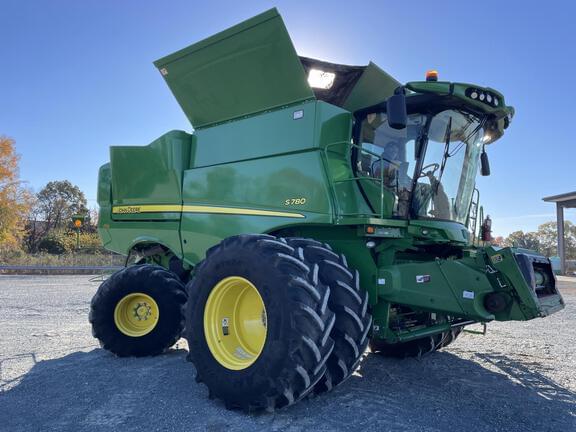 Image of John Deere S780 equipment image 1