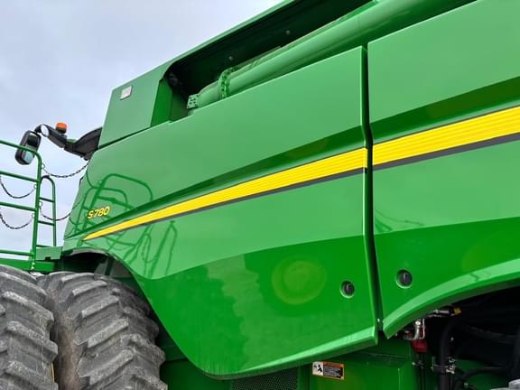Image of John Deere S780 equipment image 4