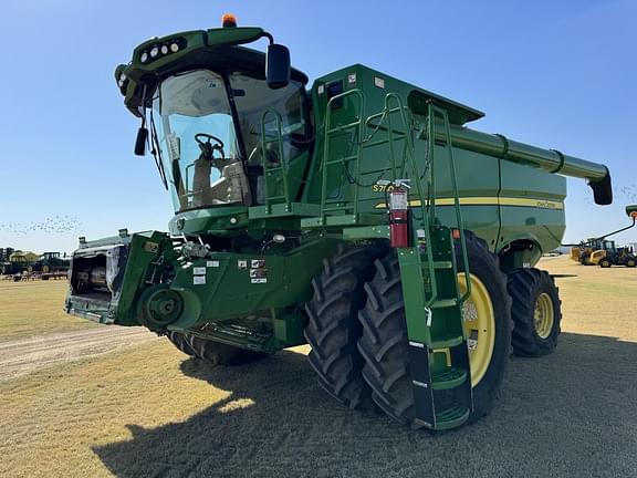 Image of John Deere S780 equipment image 4