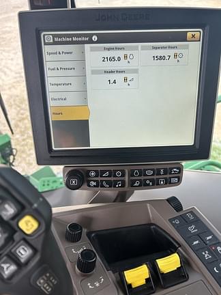 Image of John Deere S780 equipment image 4