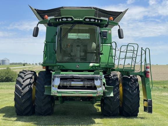 Image of John Deere S780 equipment image 1