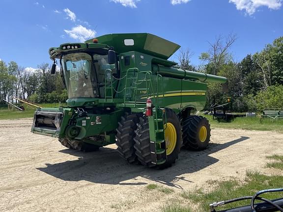 Image of John Deere S780 equipment image 1