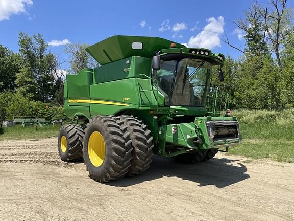 Image of John Deere S780 equipment image 1