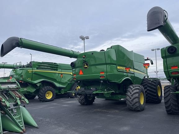 Image of John Deere S780 equipment image 2