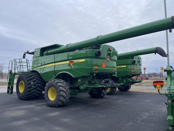 Image of John Deere S780 equipment image 1