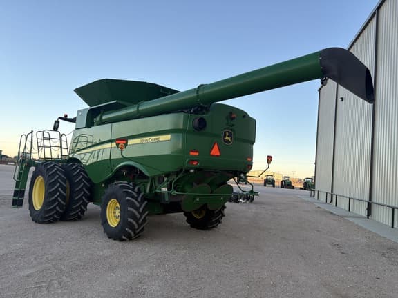 Image of John Deere S780 equipment image 2