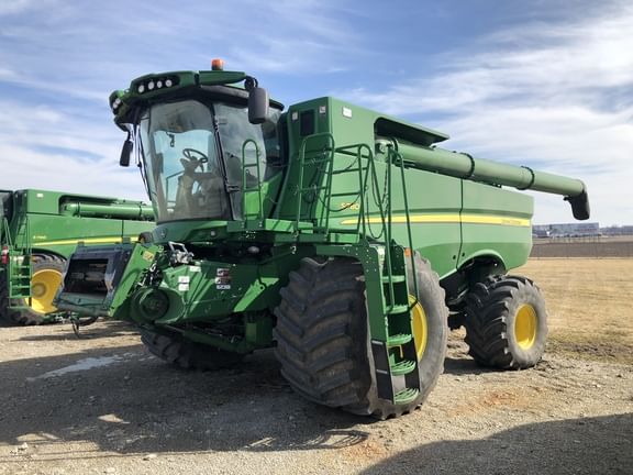 Main image John Deere S780