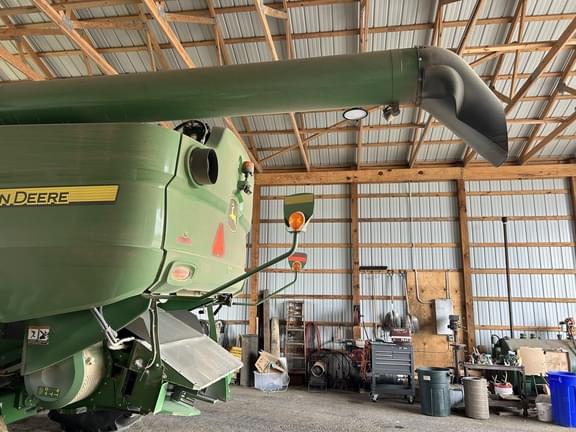 Image of John Deere S780 equipment image 2