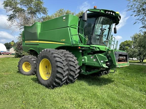 Image of John Deere S780 equipment image 1