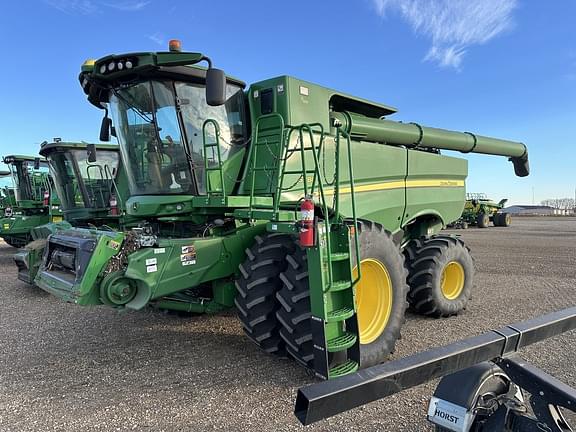 Image of John Deere S780 equipment image 1