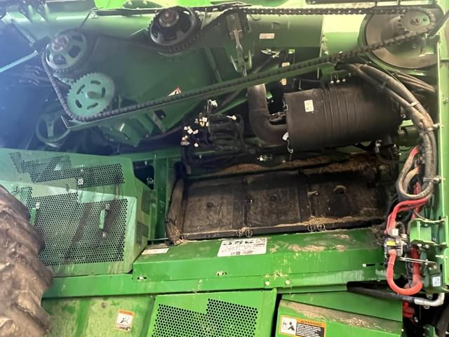 Image of John Deere S780 equipment image 4