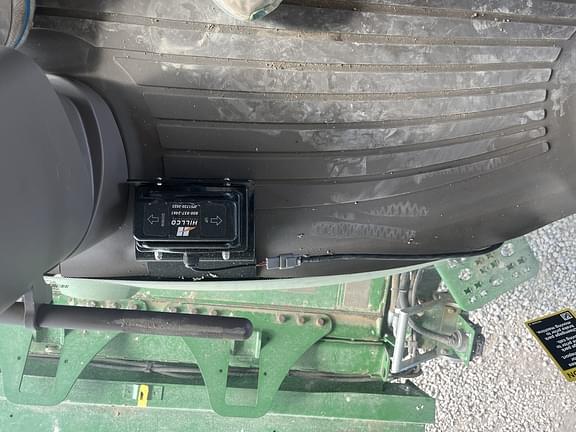 Image of John Deere S780 equipment image 4