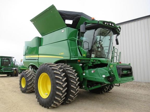 Image of John Deere S780 equipment image 1