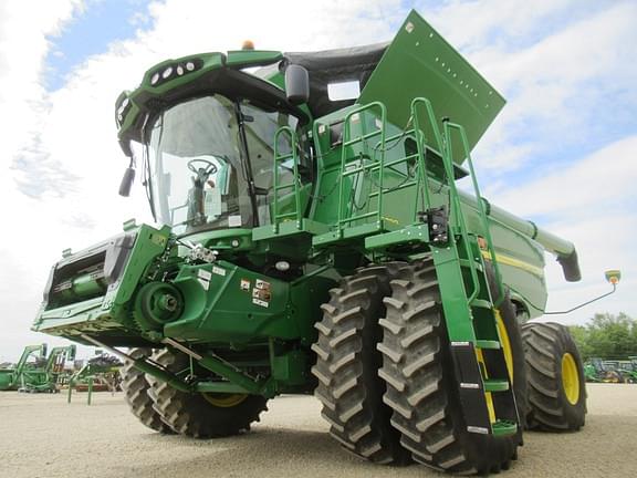 Image of John Deere S780 equipment image 4