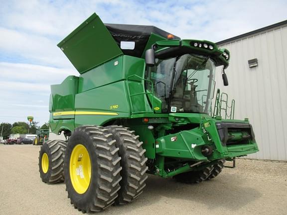 Image of John Deere S780 equipment image 1