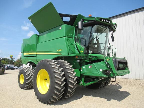 Image of John Deere S780 equipment image 1