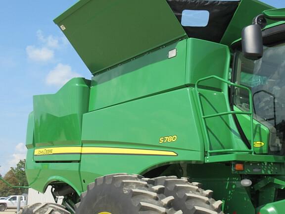 Image of John Deere S780 equipment image 2